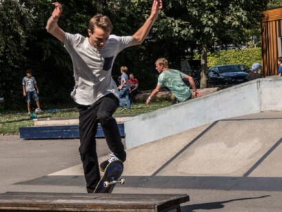 skateboard-1944-2