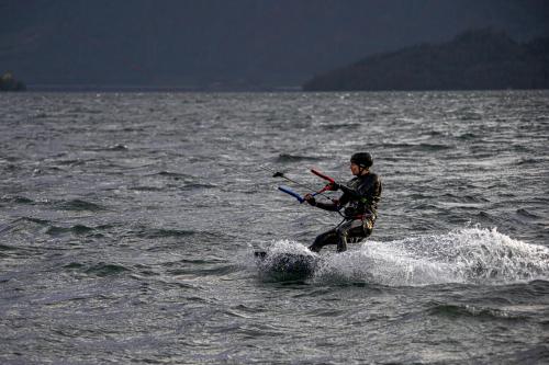 16-Skite-Surving