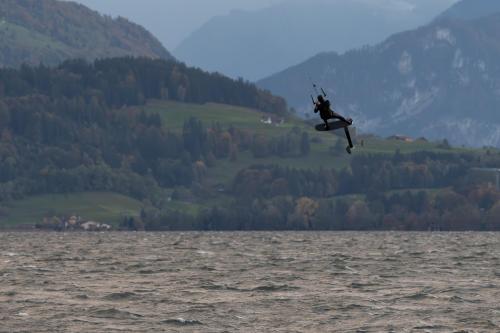 Skite Surfing