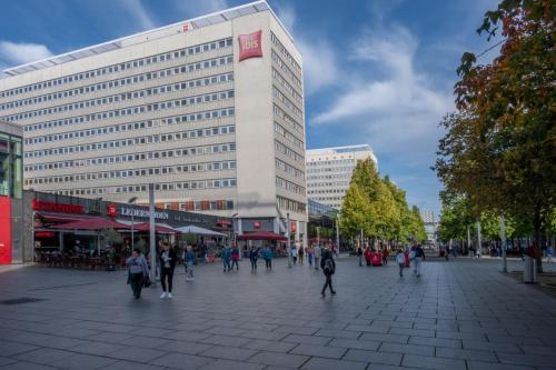 8013Dresden-Strassen-Lausitz-2022-1443